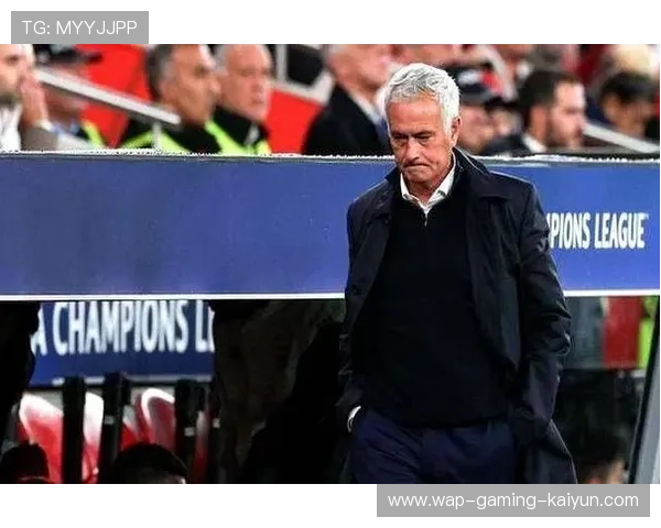 足球主帅赛后怒斥裁判:你毁了比赛 足球主帅赛后怒斥裁判:你毁了比赛