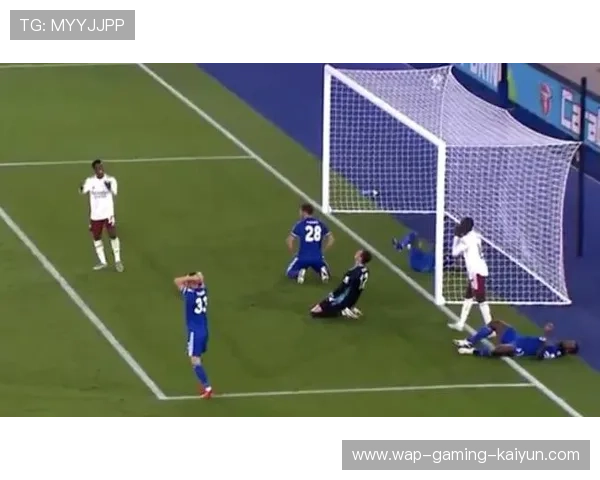 阿森纳右路的连线配合成为取胜关键 阿森纳右路的连线配合成为取胜关键